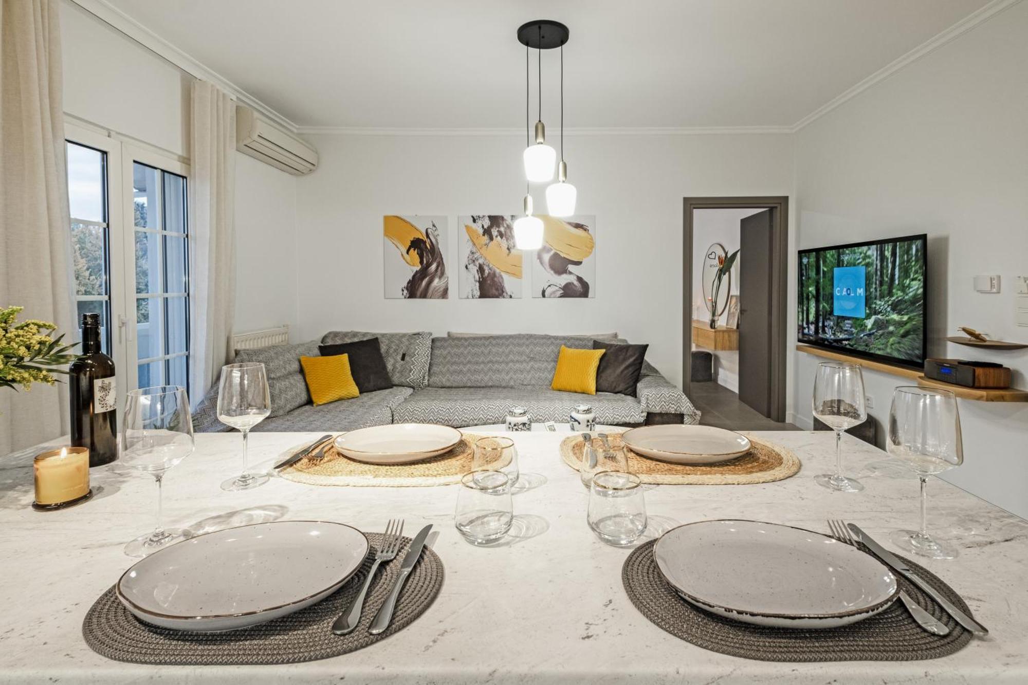 Singer - Luxury Kalamata