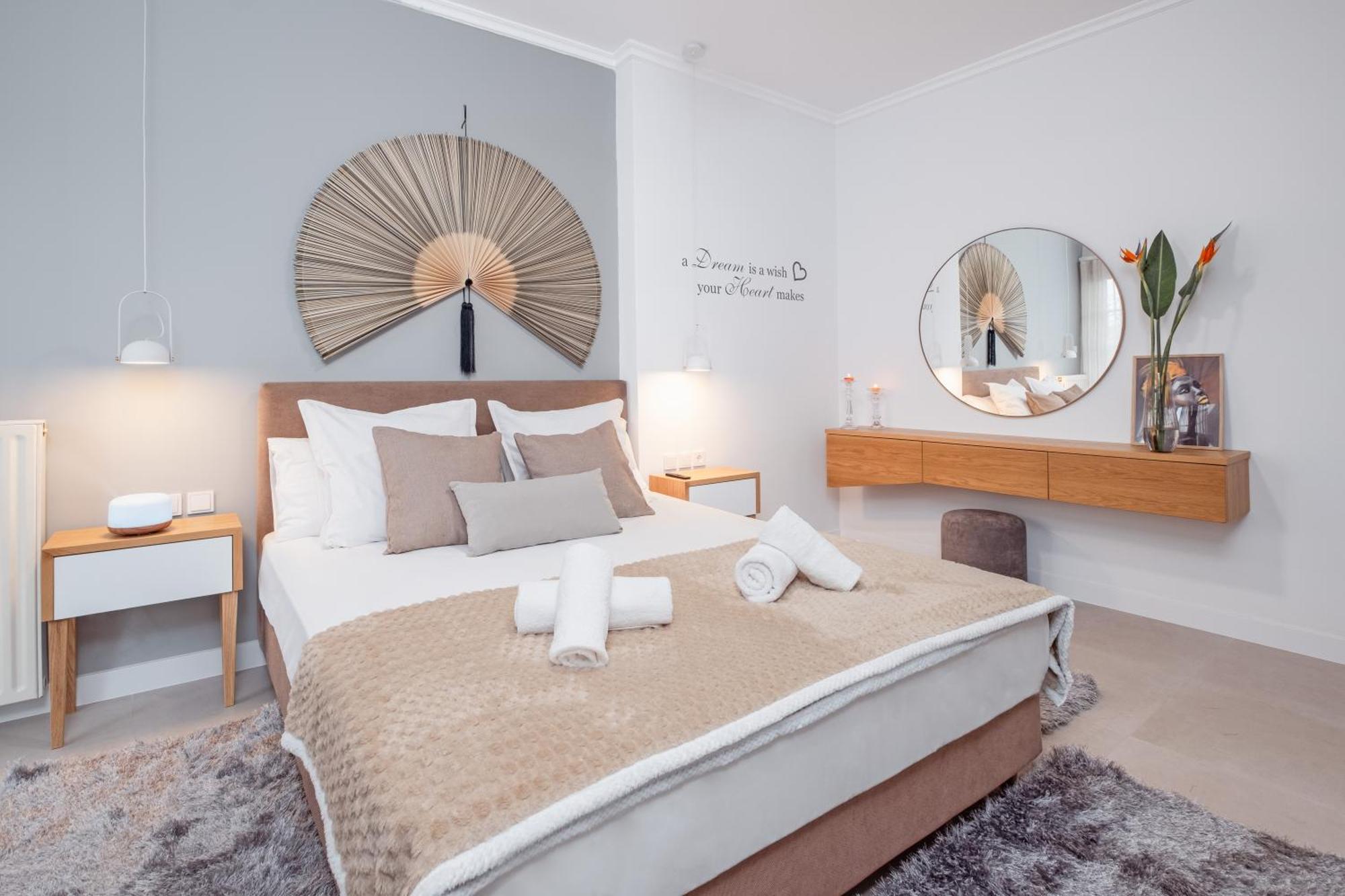 Apartment Singer - Luxury