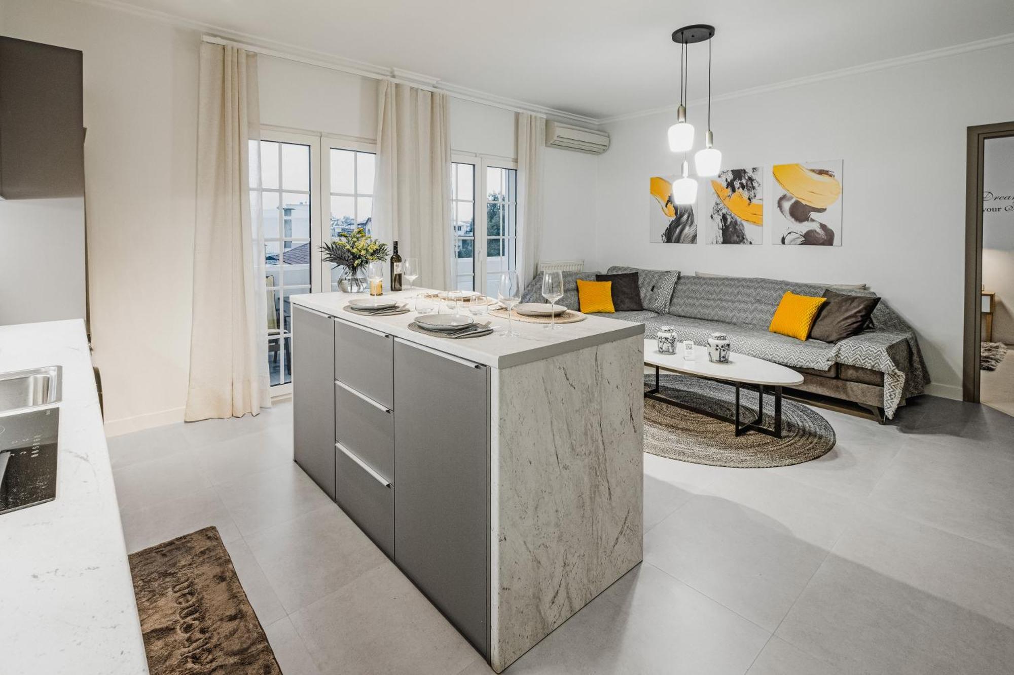 Singer - Luxury