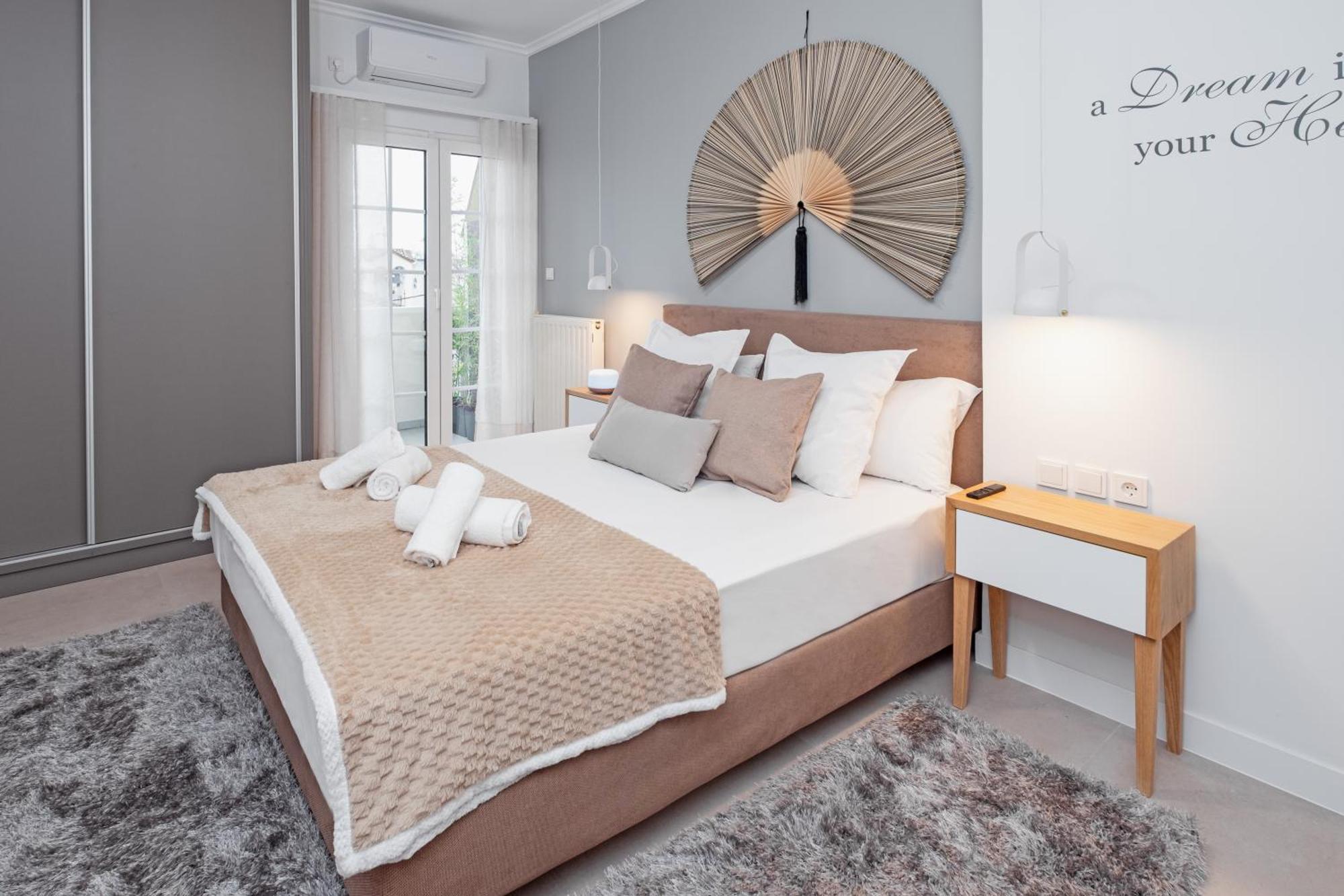 Apartment Singer - Luxury