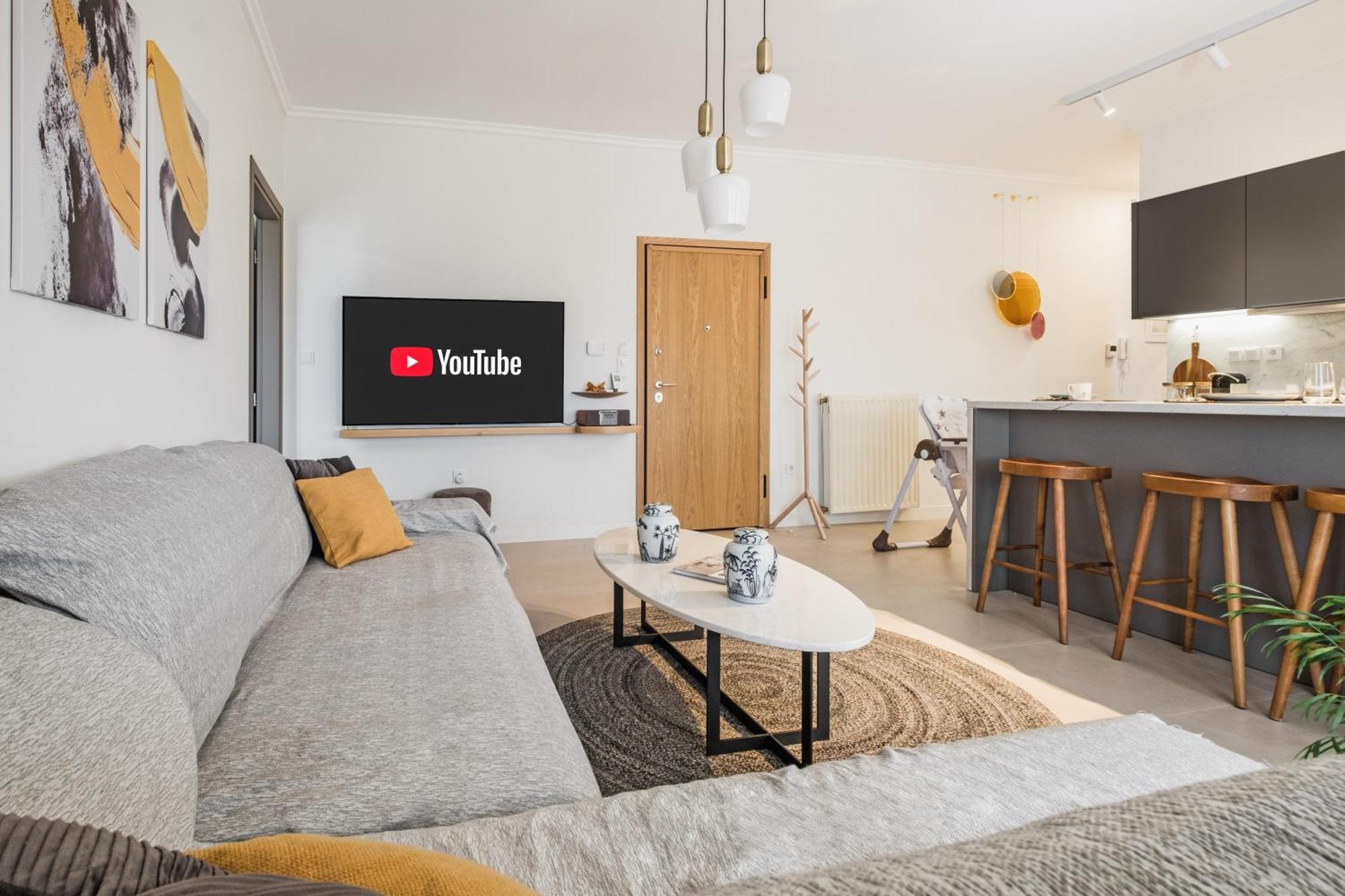Singer - Luxury * Kalamata