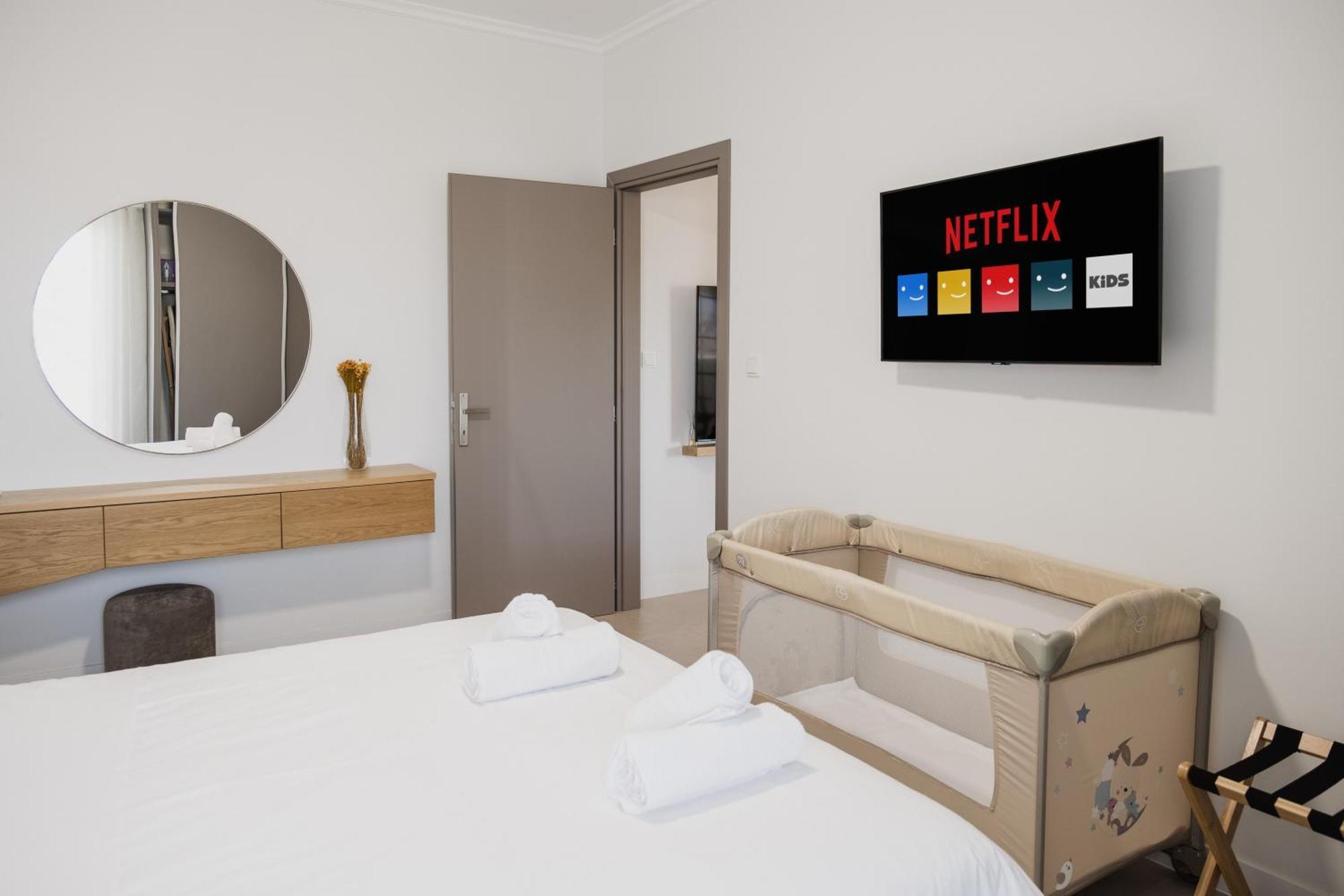 Singer - Luxury Apartment Kalamata